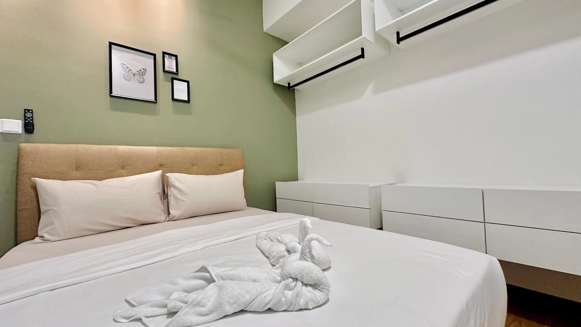 2Br Luxury Rooftop Swimming Pook Homestay@Georgetown@10Pax - 无敌美景两房民宿 0*, George Town