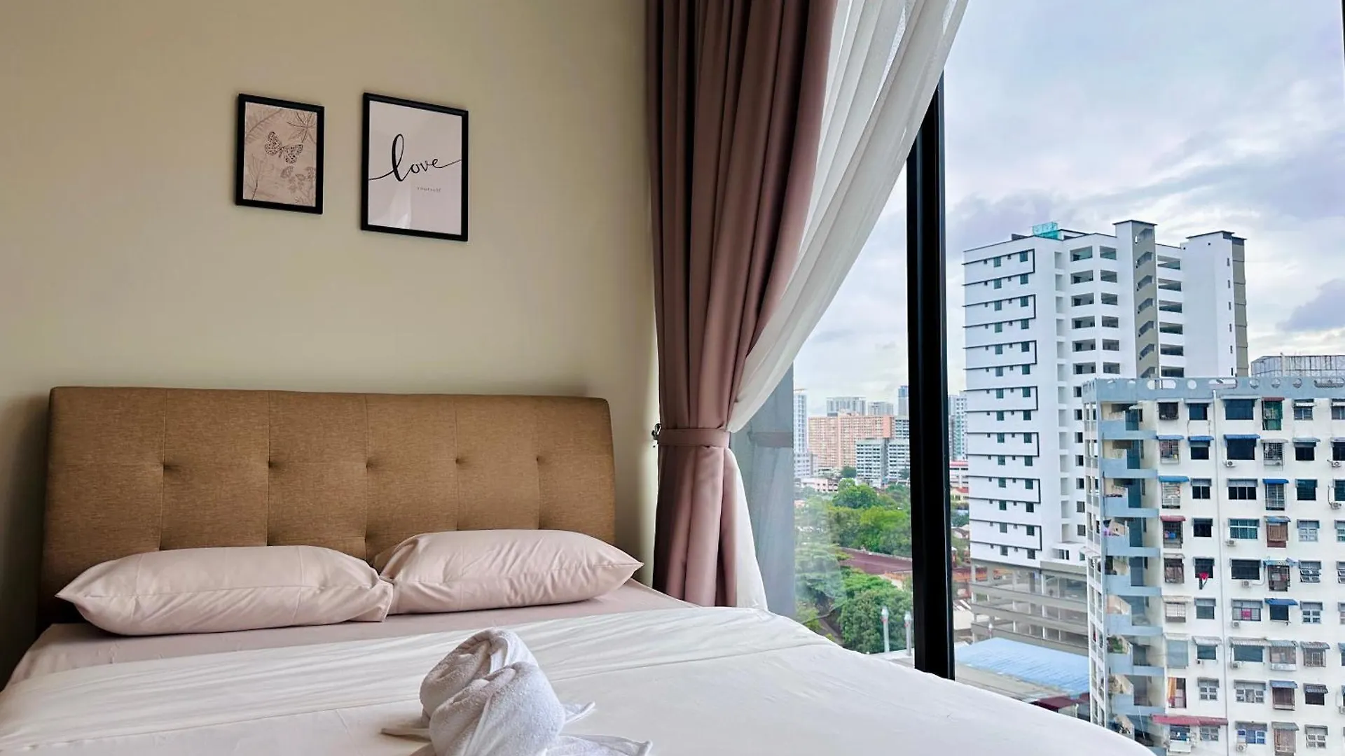 Apartamento 2Br Luxury Rooftop Swimming Pook Homestay@Georgetown@10Pax - 无敌美景两房民宿 Malasia