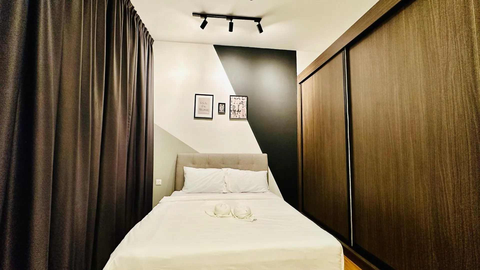 Apartamento 2Br Luxury Rooftop Swimming Pook Homestay@Georgetown@10Pax - 无敌美景两房民宿 Malasia